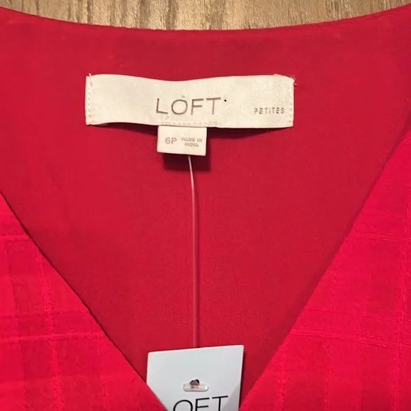 NWT Ann Taylor Red tiered dress Size 6 Petite #10193 - Picture 2 of 8